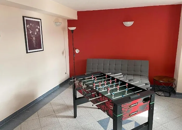 Appartement-hollenstein-mit-dachstudio-auf-2-etagen شقة